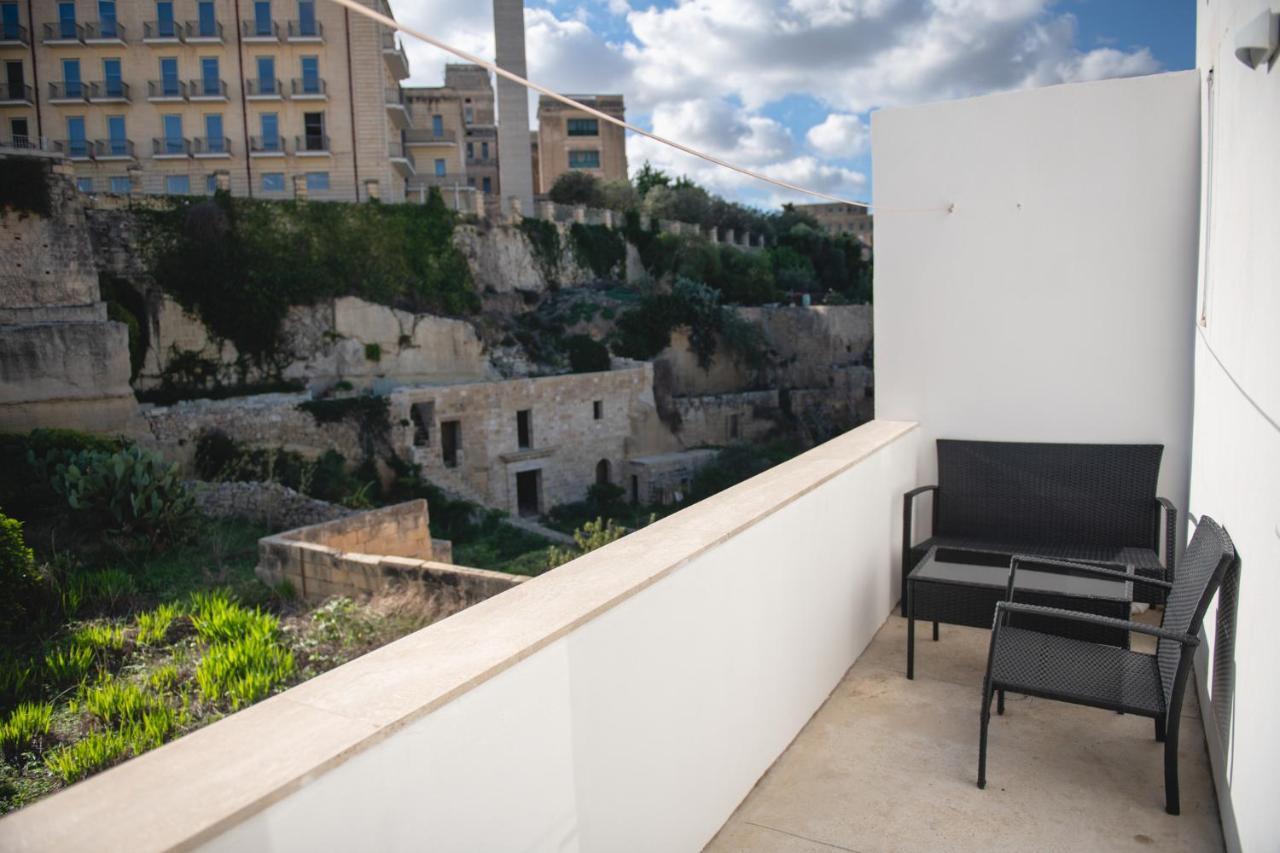 Privilege Suite Pietà Exterior foto